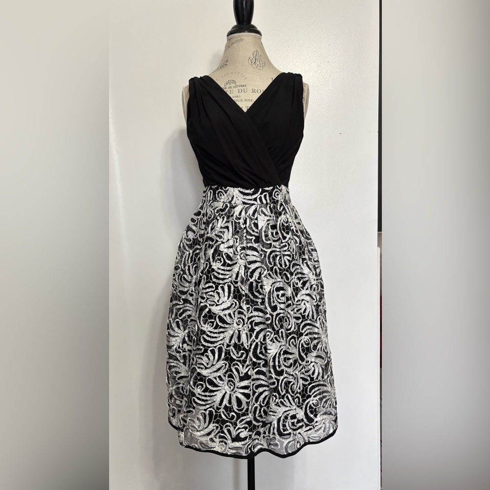 Roz & Ali Black and White Halter Midi Dress